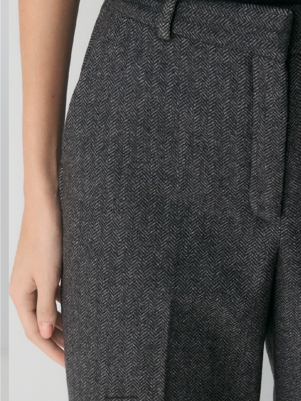 Aritzia Agency Pant - Precision Wool - Picture 4 of 7